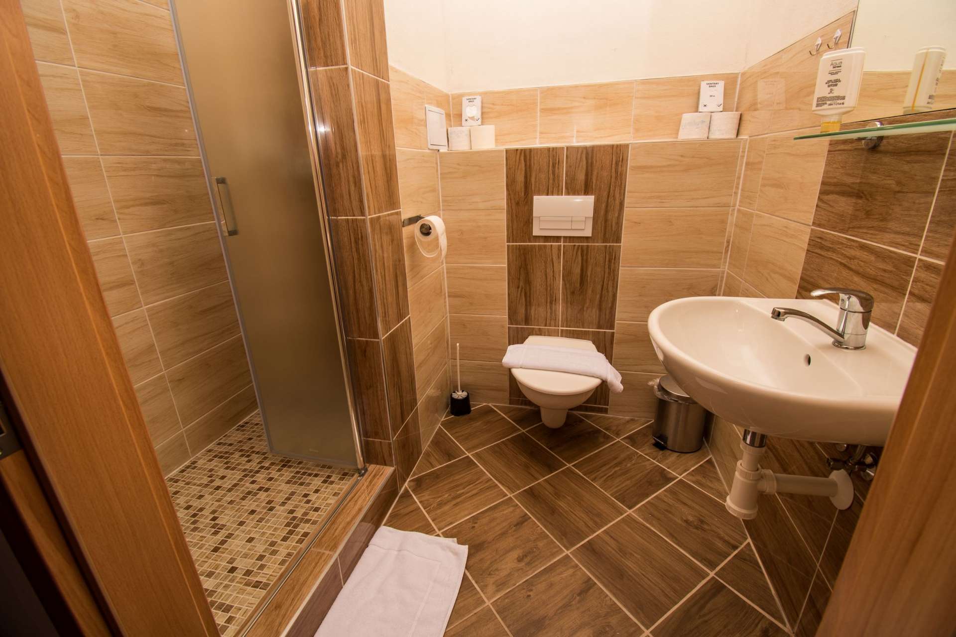 Nová koupelna na pokoji v hotelu Zadov